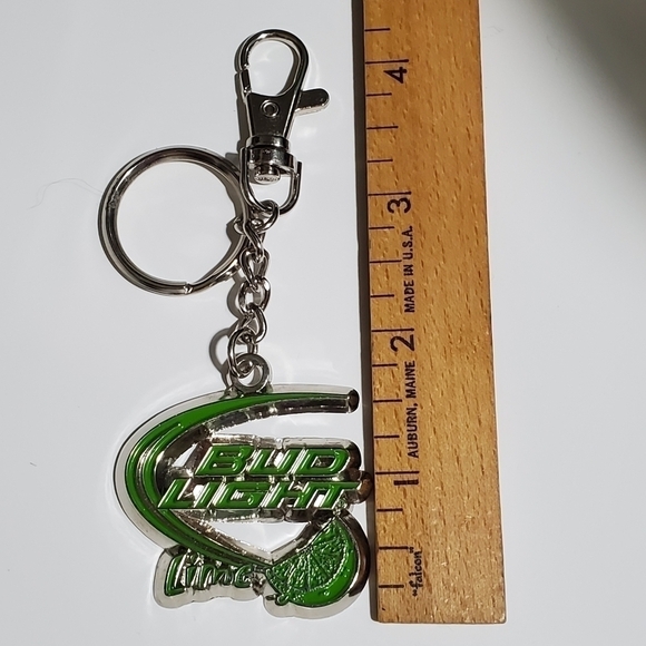 Bud light lime metal lime green keychain Beer promotional - Picture 5 of 5